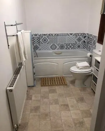 Chestnut With Hot Tub * Малтон