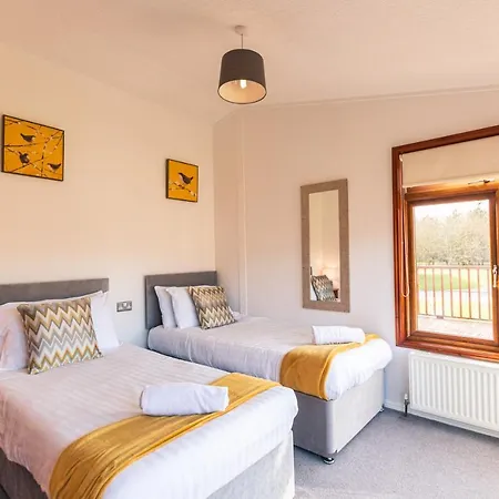 Chestnut With Hot Tub Lodge *