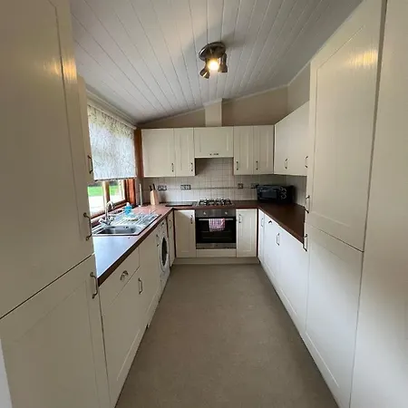 Lodge Chestnut With Hot Tub